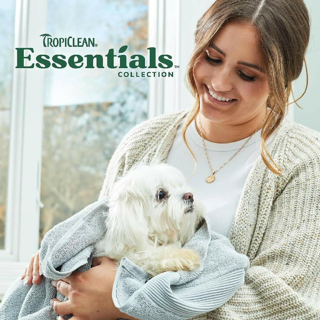 TropiClean Essentials Goat's Milk Shampoo for Dogs Puppies and Cats (16 oz)
